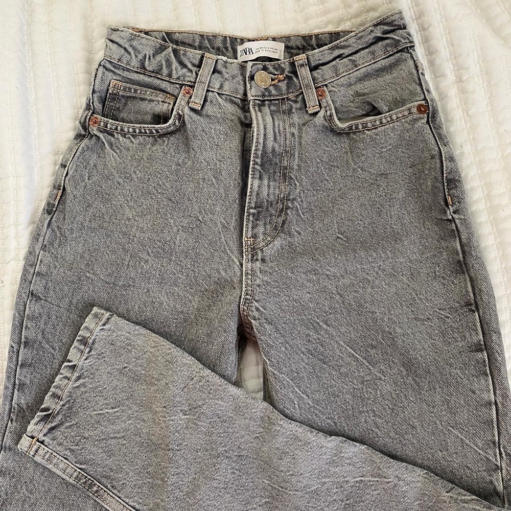 Zara Mom Fit Black High Rise Jeans Acid Effect